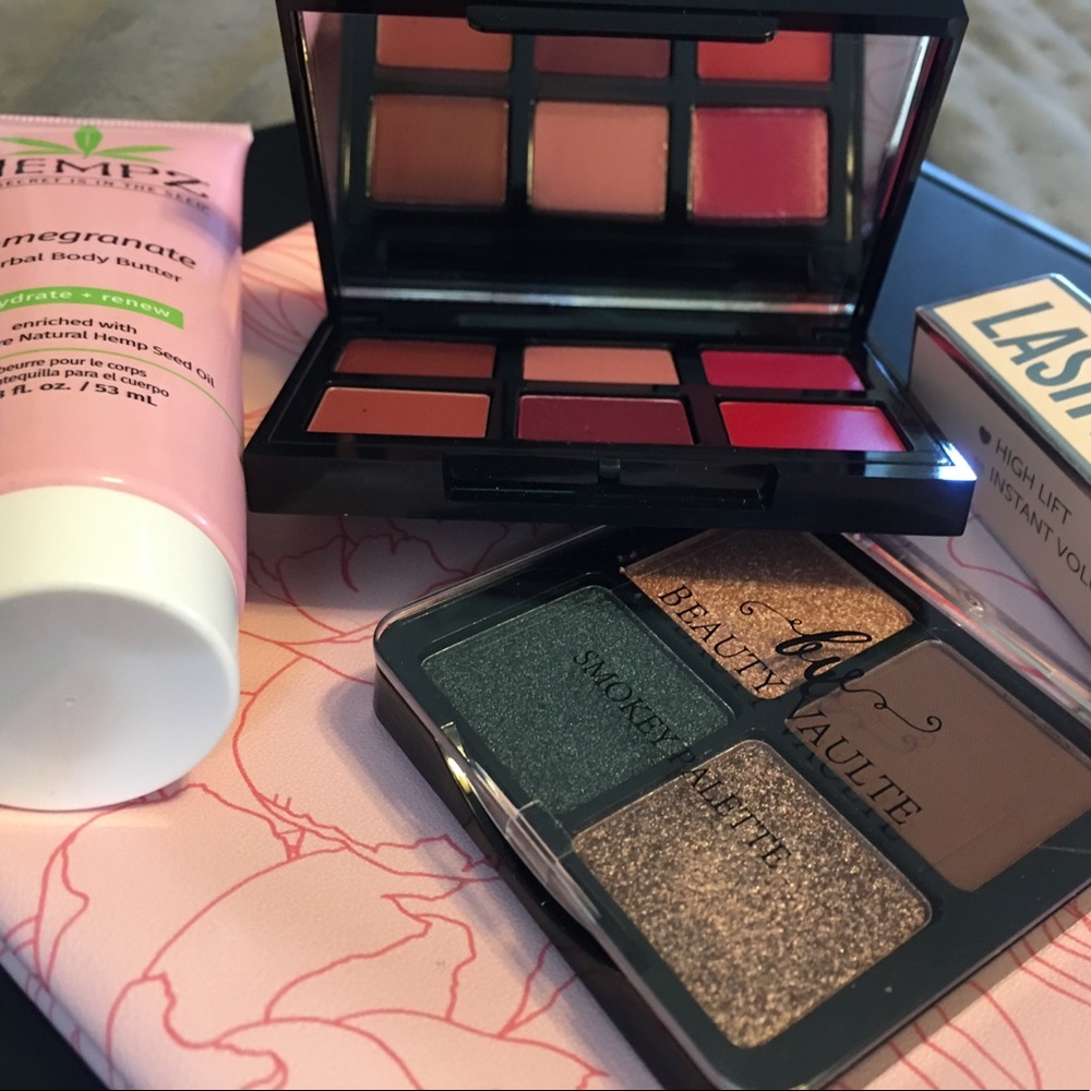 NWOT Makeup Bundle 🔥 smashbox, hempz & more